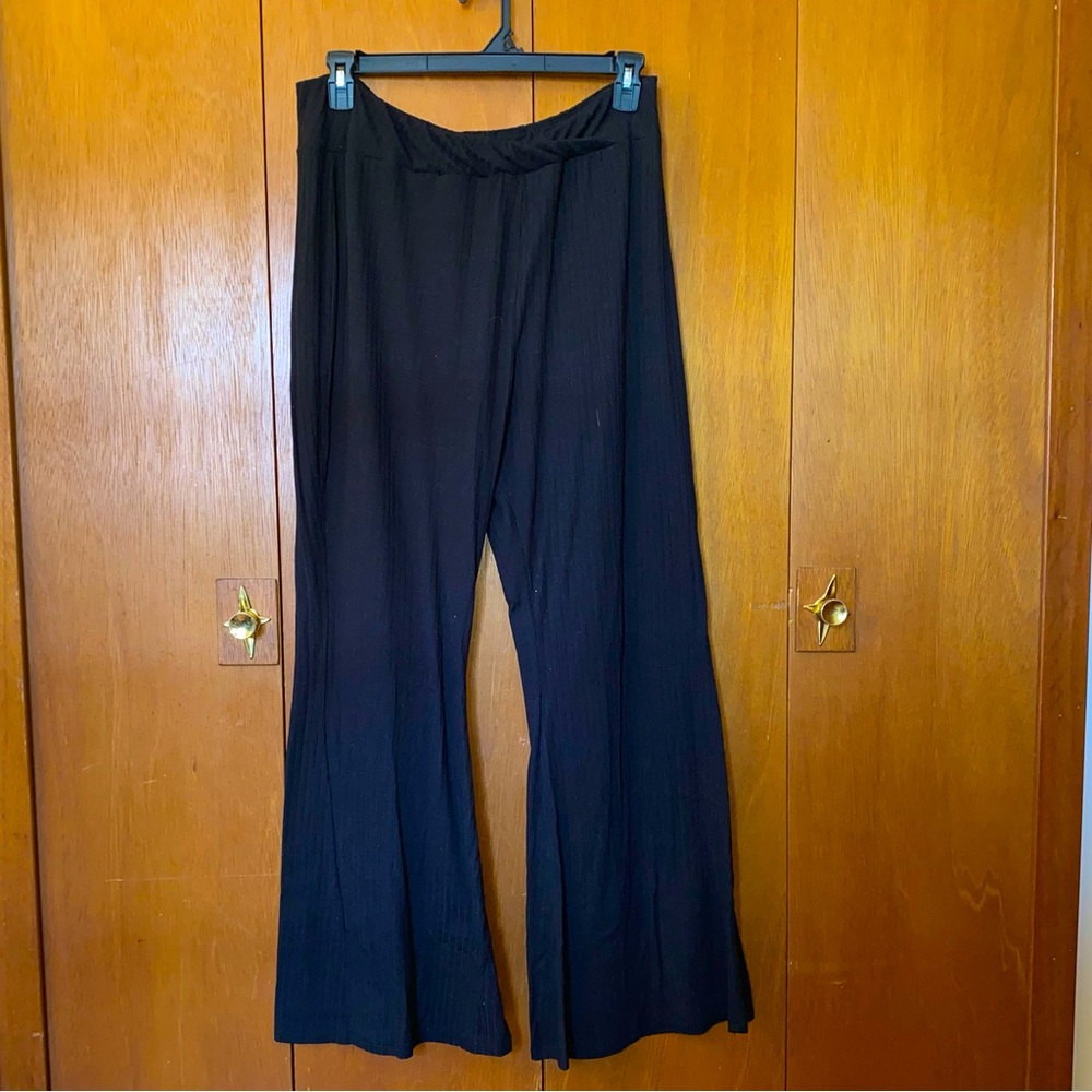 Rue 21 Plus 3 XL Black Ribbed Flare Pants